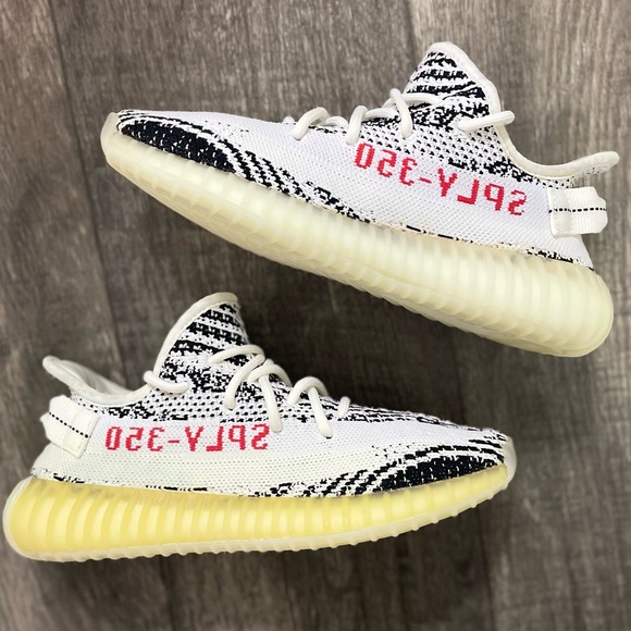 ✨YEEZY BOOST 350 V2 ADIDAS ORIGINALS - 8.5 women - Picture 5 of 10